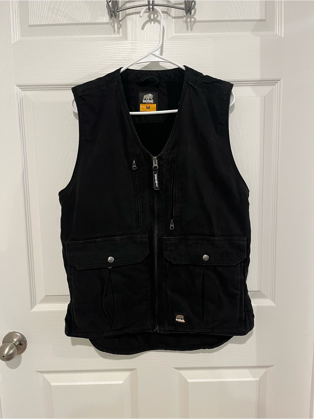 Men’s Berne black outdoor vest size Medium